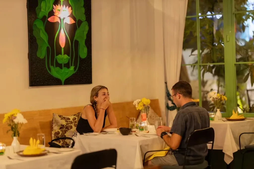 Dining at Jomno