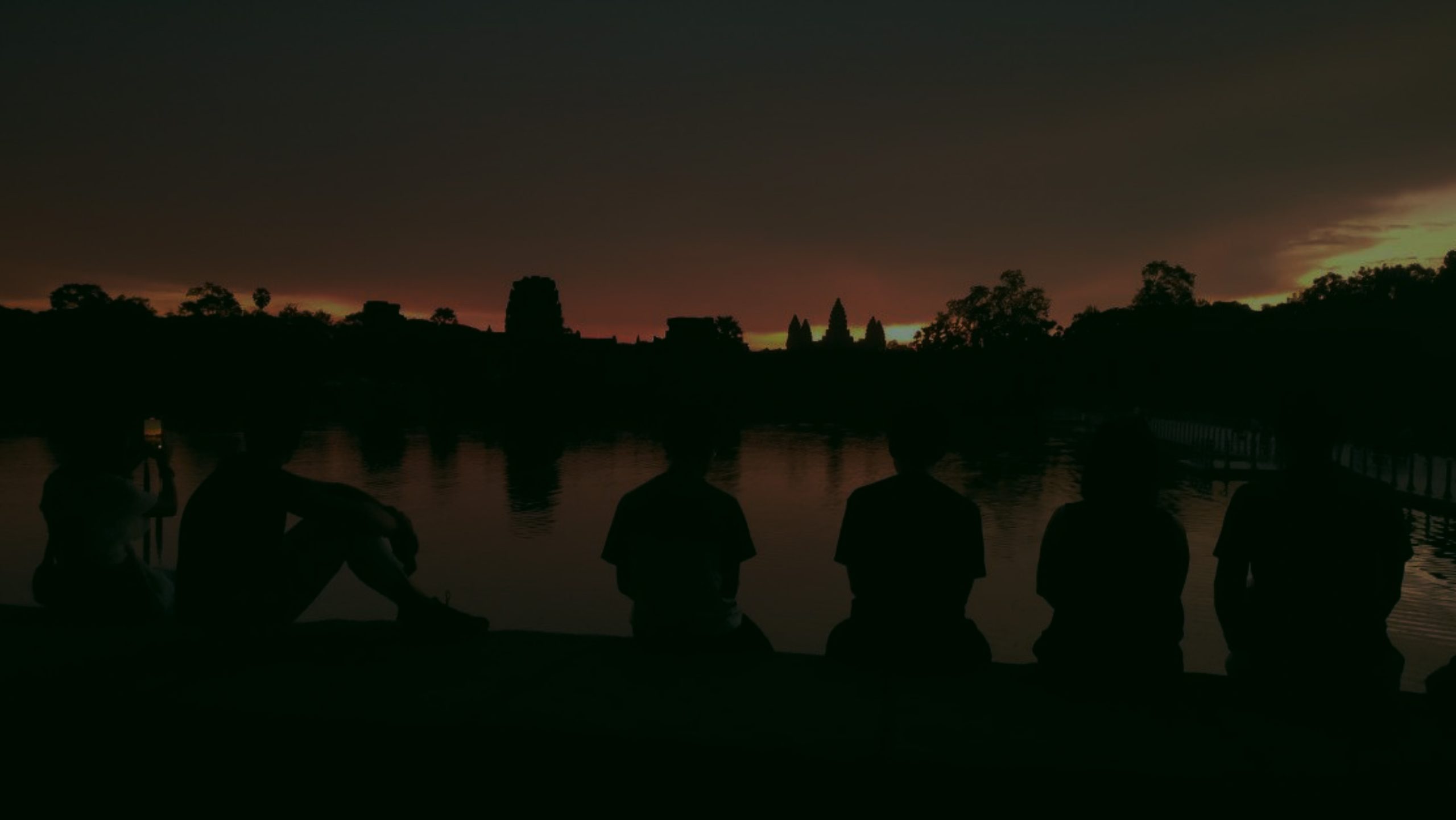 Descubre Camboya: Templo de Angkor Wat al amanecer