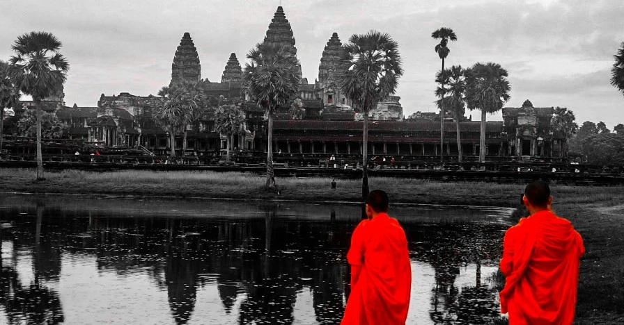 Monjes budistas en Angkor, Camboya